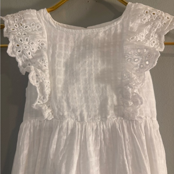 Cat & Jack White Eyelet Flutter Sleeve Dress Girls XS (4/5) - Picture 3 of 7